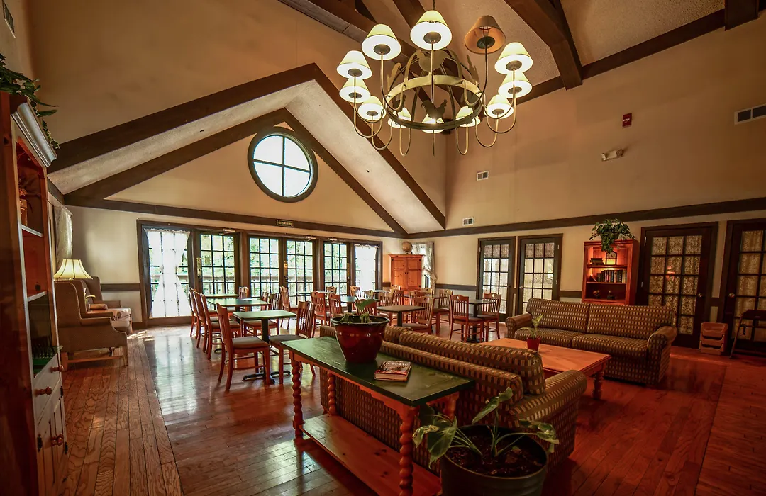 SPRING HOUSE INN PORTER - BOOK YOUR STAY IN ADVANCE AND SAVE ON GREAT RATES